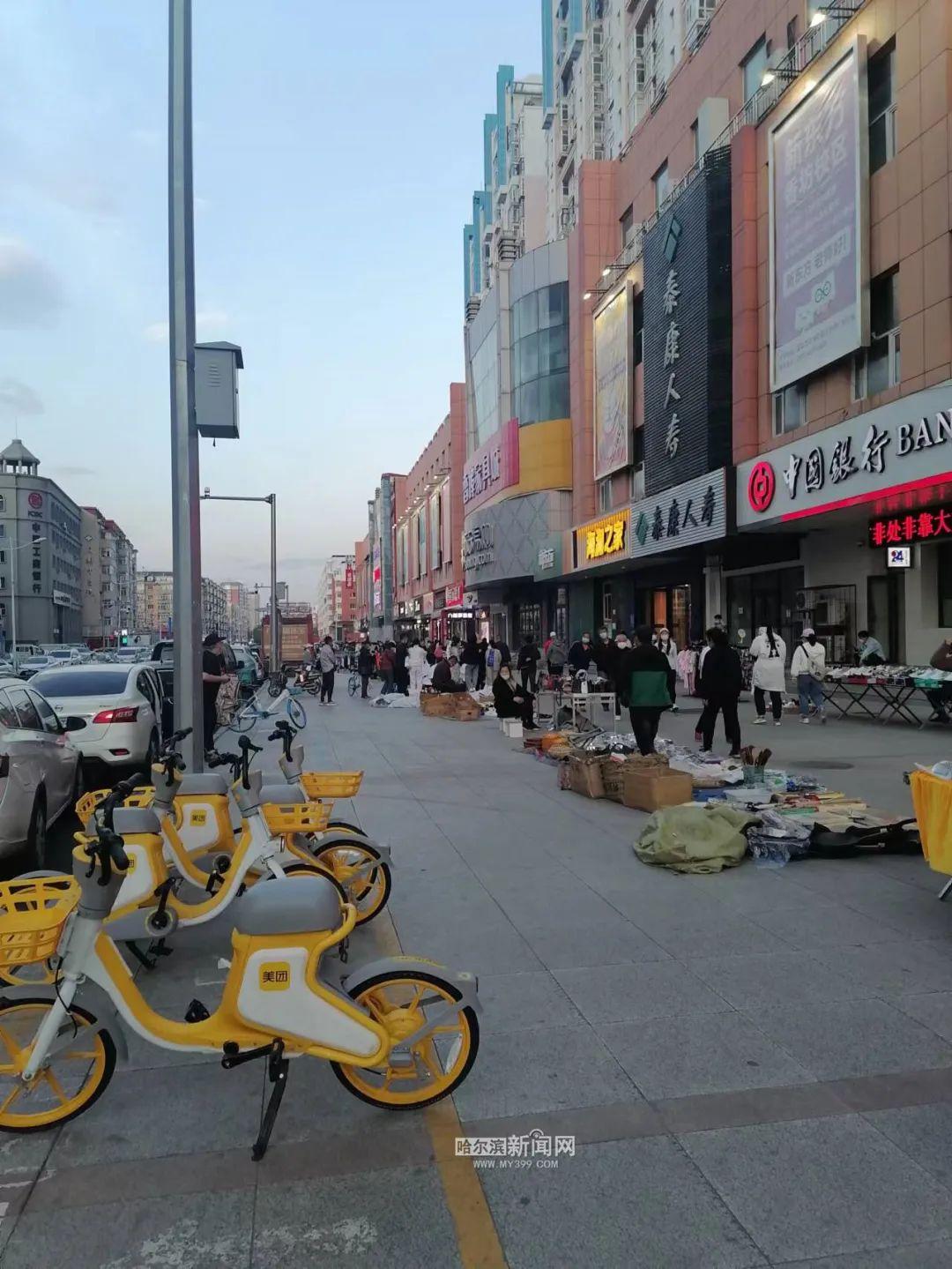 世界十大银行最新排名及金融巨头风采与小街独特小店探寻