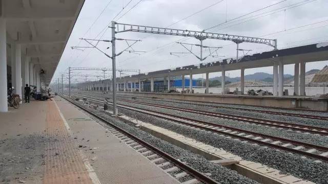 达州火车站最新时刻表及重逢奇遇之旅