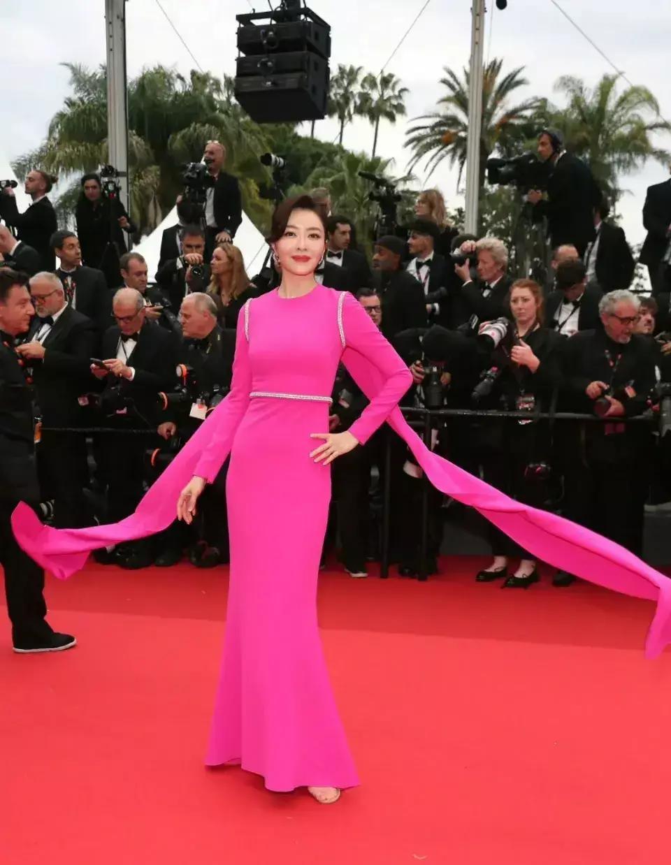 亚洲最新电影,变化中的学习之旅,自信与成就的力量展现