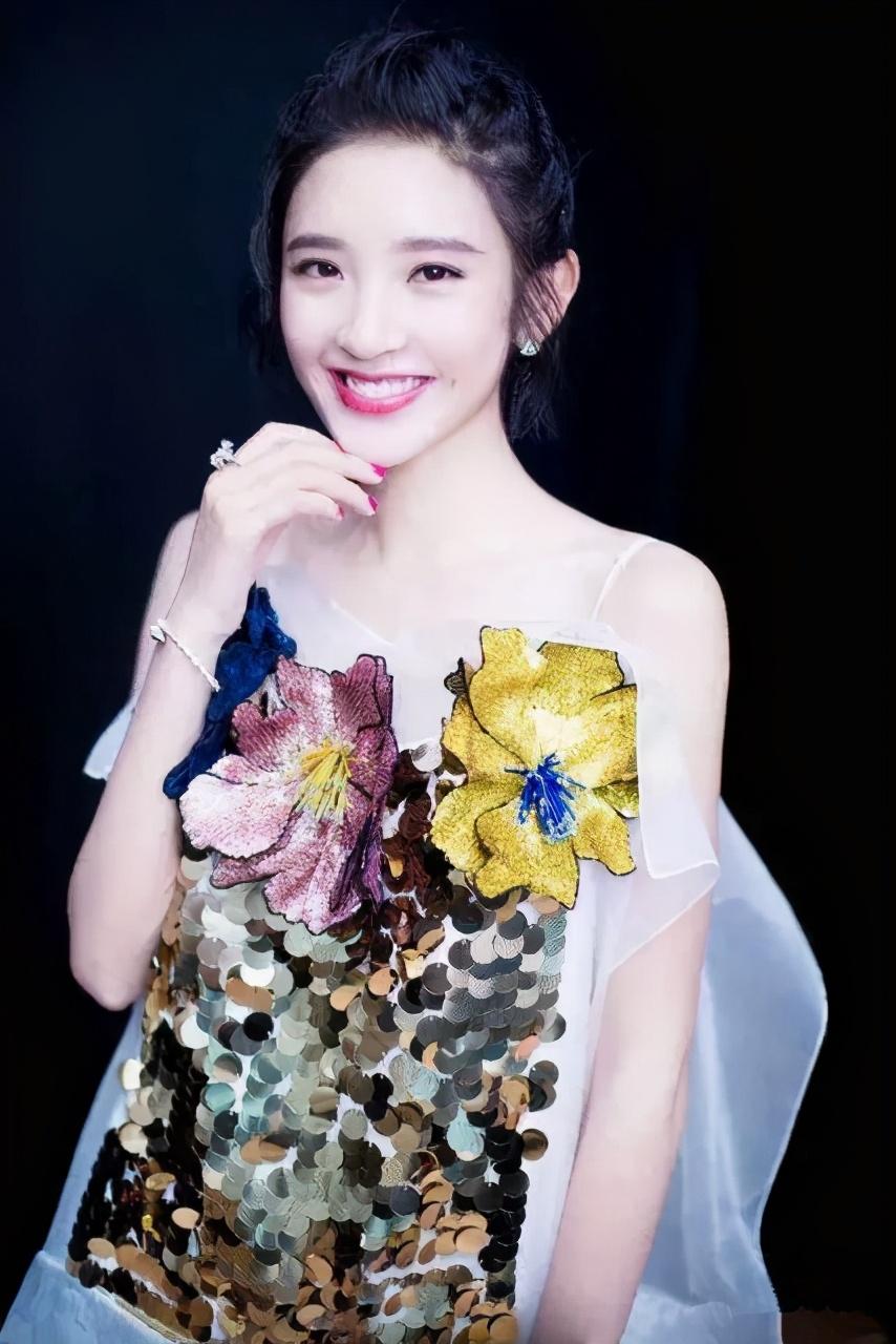 李沁最新电视剧，剧情精彩纷呈，演绎魅力无限！