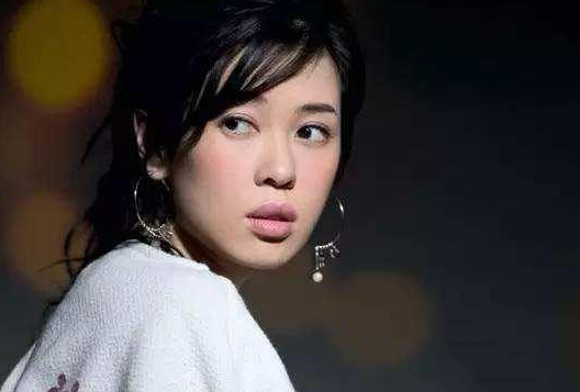 柳岩最新电影，变化中的自信与成就感，励志故事激励你我他