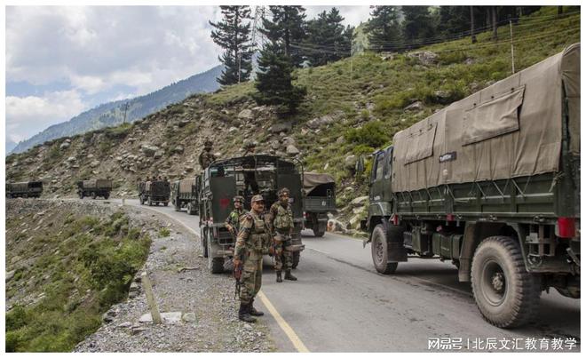 中印边境局势与小巷特色小店的交织观察，涉政问题的中立视角