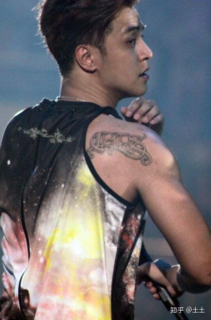 内马尔最新纹身，时代印记与绿茵场上的独特风尚