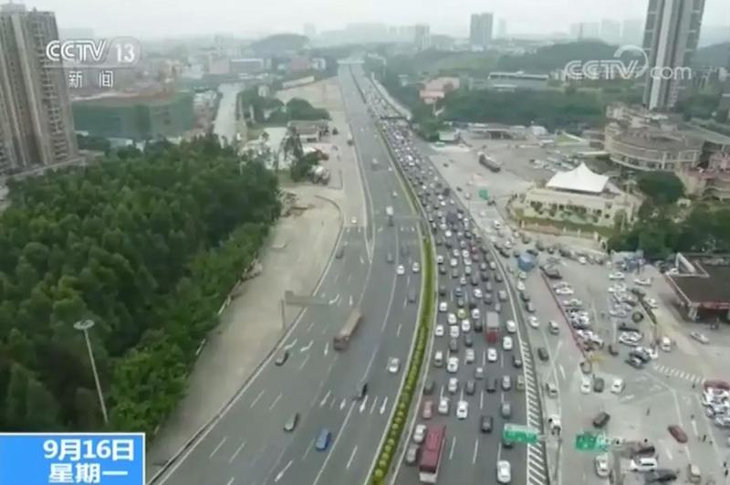 广州国庆巷弄深处的意外惊喜，堵车新篇章