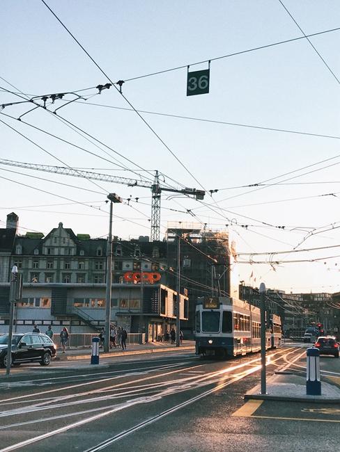 小巷深处的时尚秘密揭晓，最新短发图片大放送