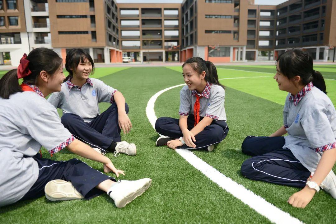 最新2017搞笑句子,最新2017搞笑句子,日常趣事与友情的温馨画卷