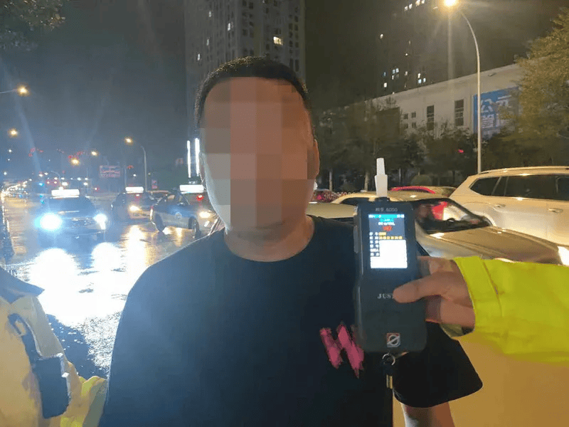 香港一码一肖100准吗,快速解答策略实施_10DM58.606-8