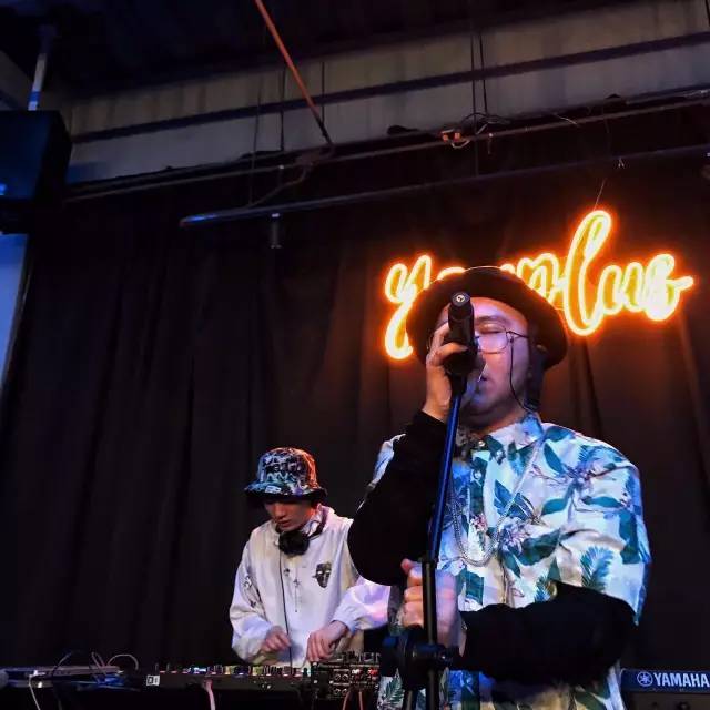 Hip-hop盛宴揭秘，Hip Hop Man的互动细节与秘密小巷之旅！