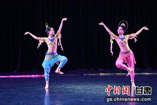 科技与传统舞蹈的完美融合,最新斗笠舞蹈2016展示