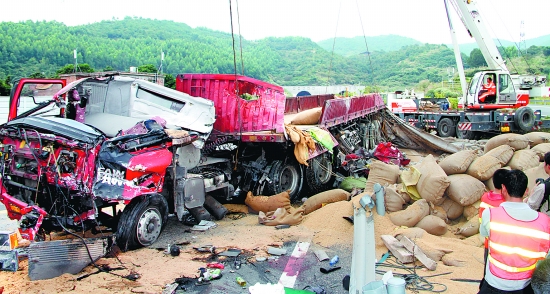 鹤山新闻车祸最新报道及巷弄深处的独特风味探索