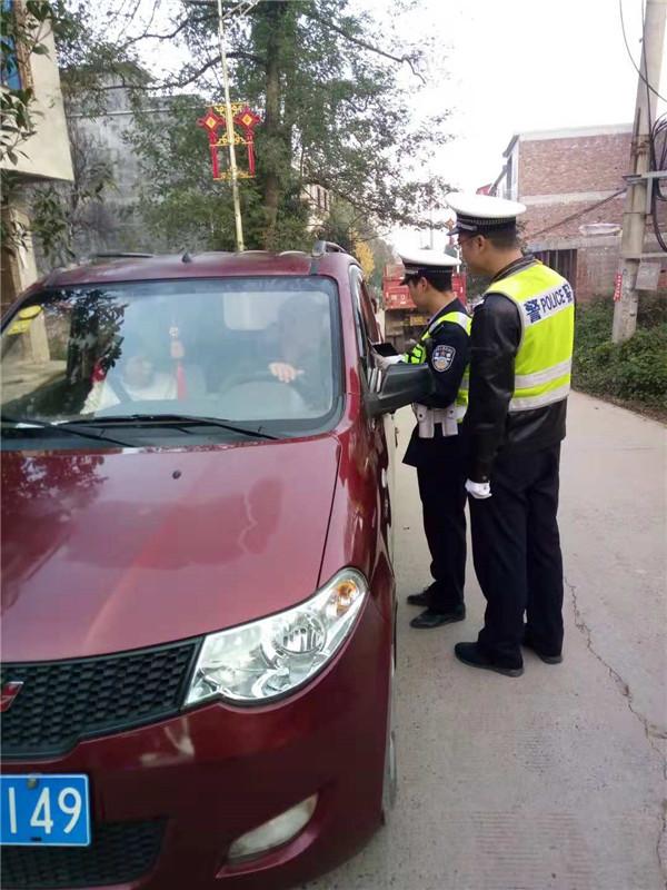 5座小轿车超员处罚最新规定，法律在变，学习力量不变