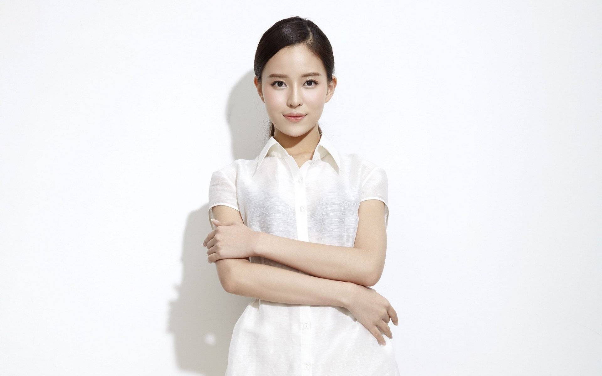 陈扬美女总裁，温馨的办公室日常最新章节