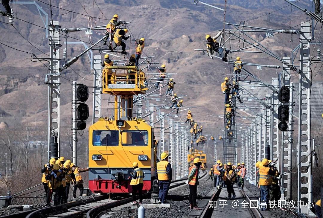 铁路涨薪最新动态,时代进步与行业繁荣共促铁路工资增长