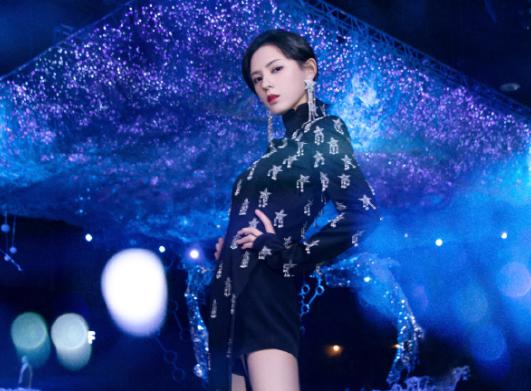 王健林最新新闻揭秘,发现小巷深处的特色小店风采