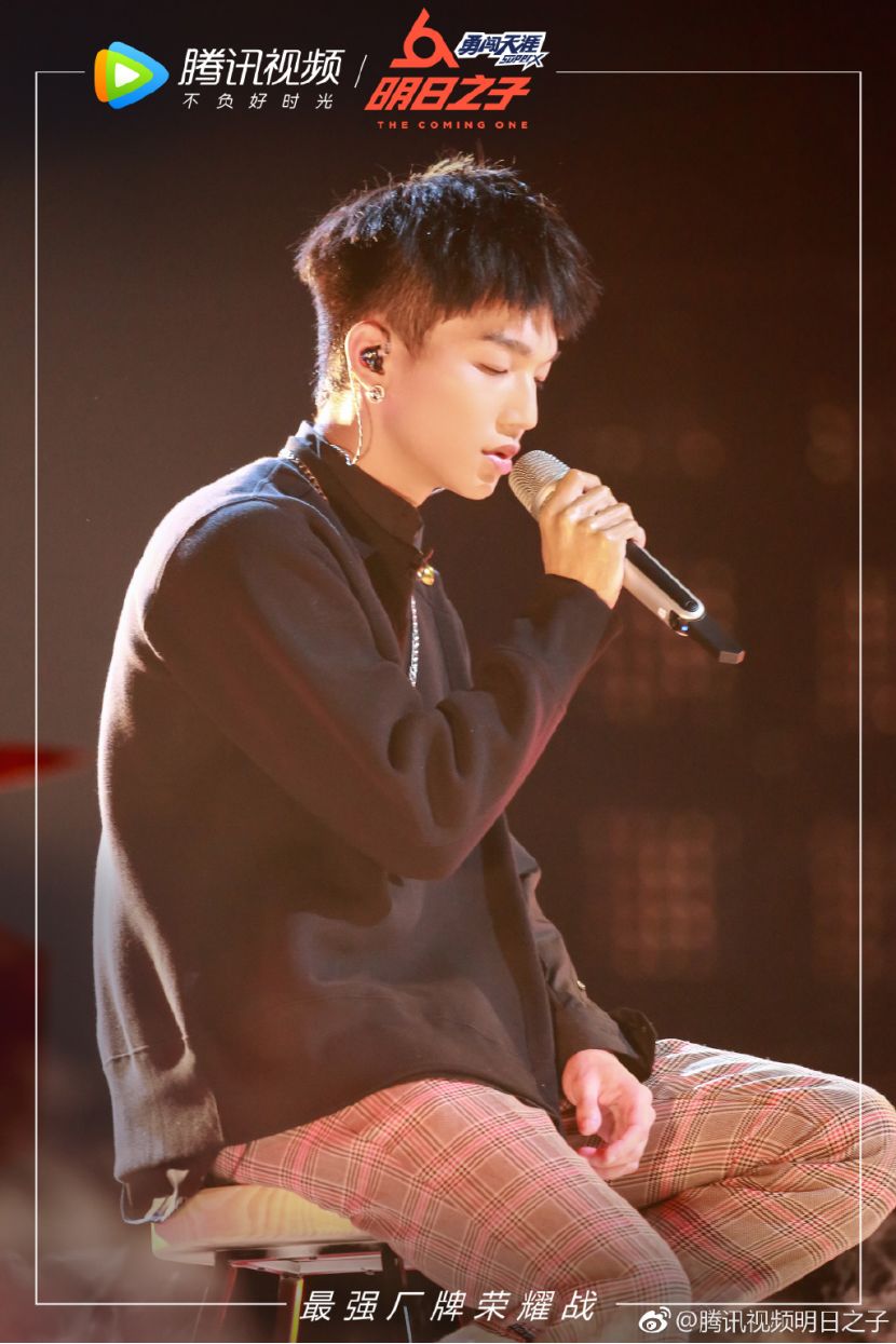 演员王弘的舞台生活与彩色日常,爱与陪伴的旅程