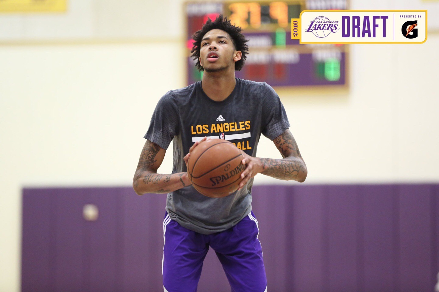 湖人英格拉姆的最新动态揭秘,篮球场上的热血瞬间与温馨日常