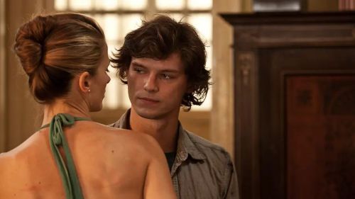 自信与成长的启示,毫无羞耻电影深度解读