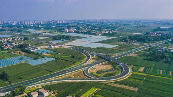 最新铁路建设进展,深度解析其对经济社会发展的影响及一种观点的分析