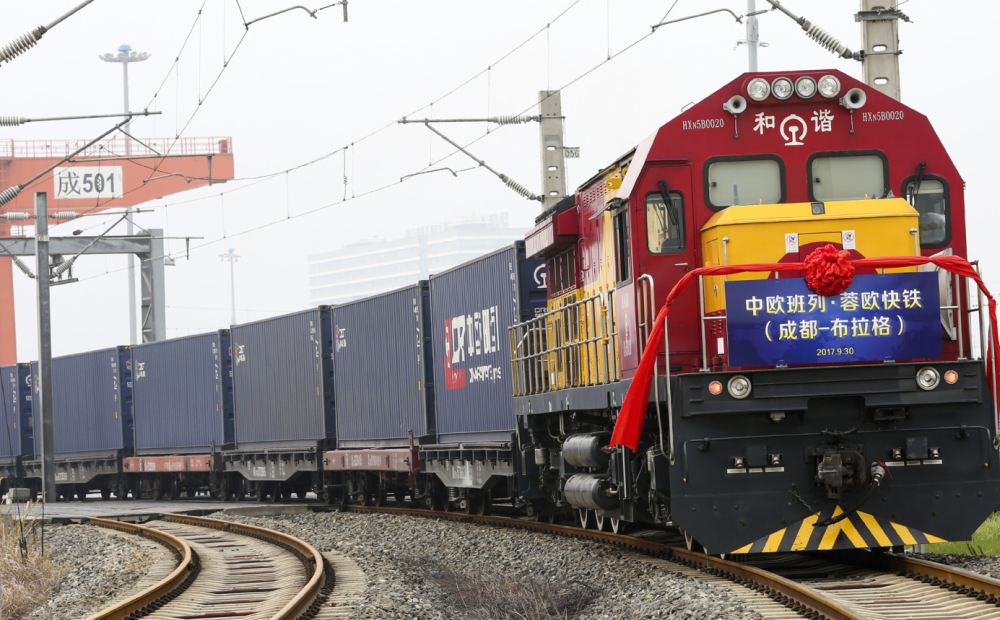 最新铁路建设进展,深度解析其对经济社会发展的影响及一种观点的分析