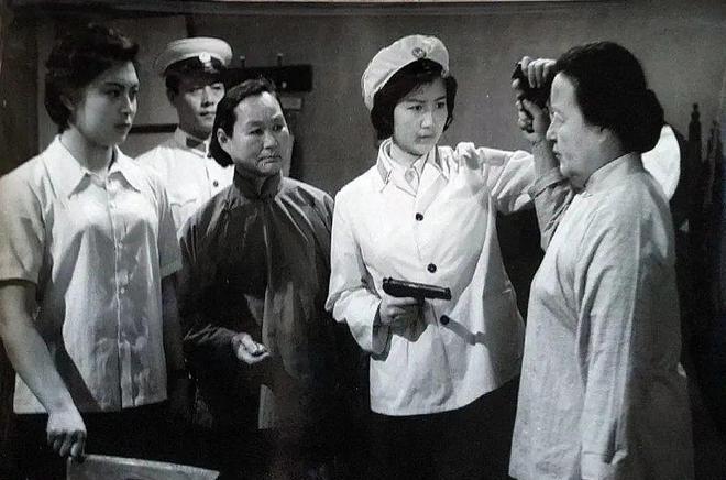 70年代演员与小巷秘密剧场的故事