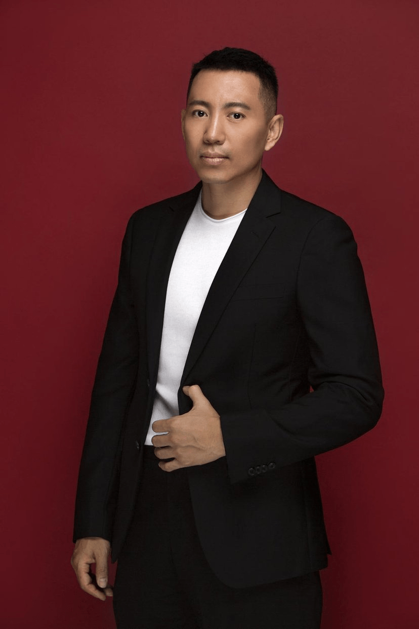 内地老年男演员的魅力与励志人生，岁月不老，星光闪耀