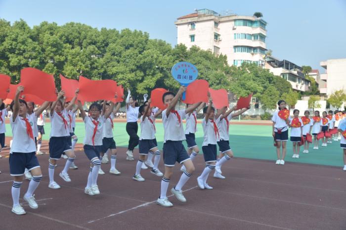 最新广播体操塑造活力四射的你!