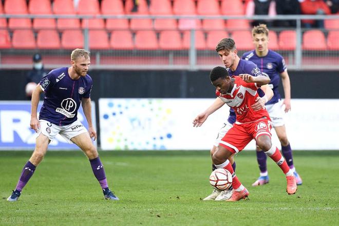 最新足球赛事结果揭晓,变化带来自信与成就感