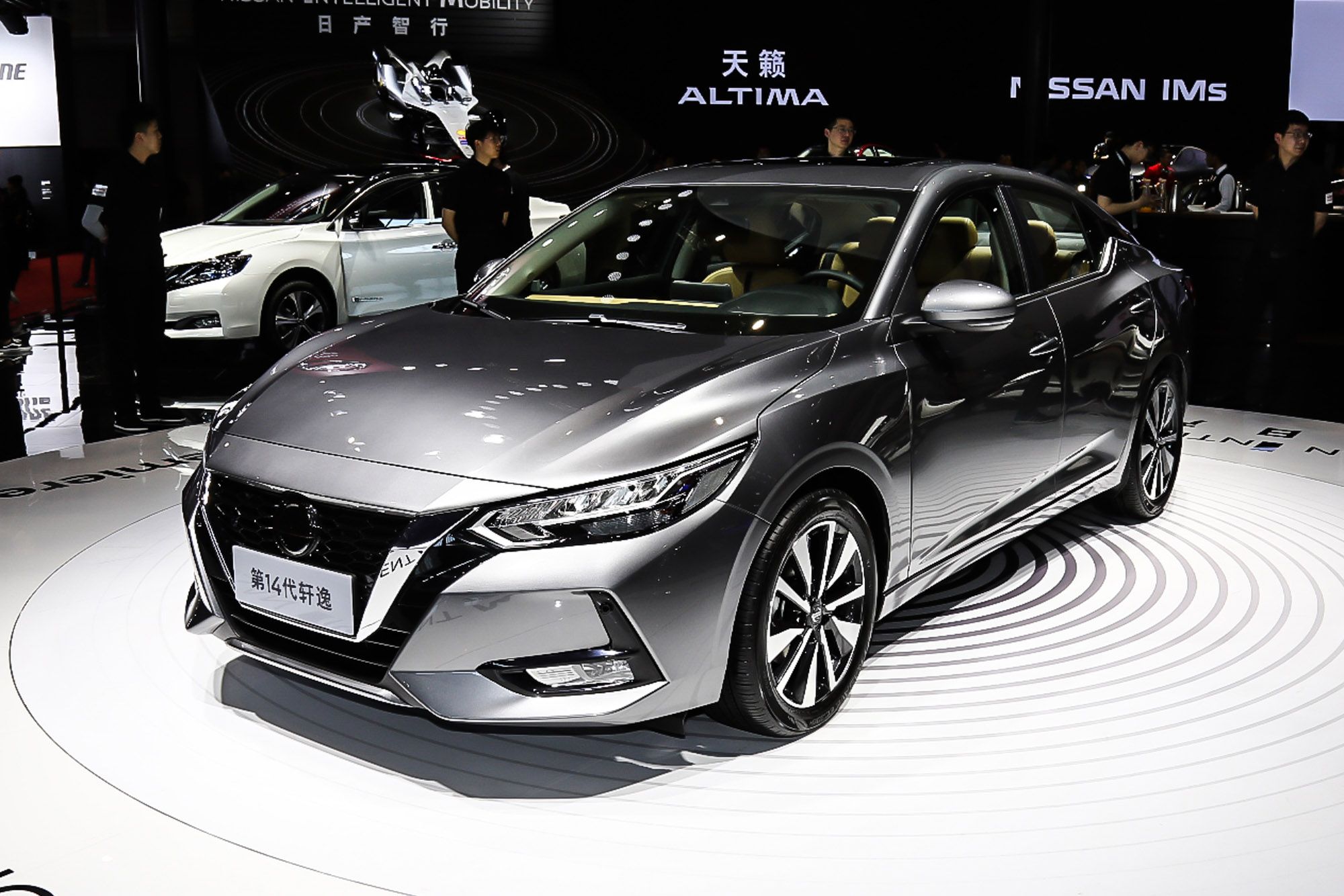 轩逸最新款,独特魅力与争议焦点解析