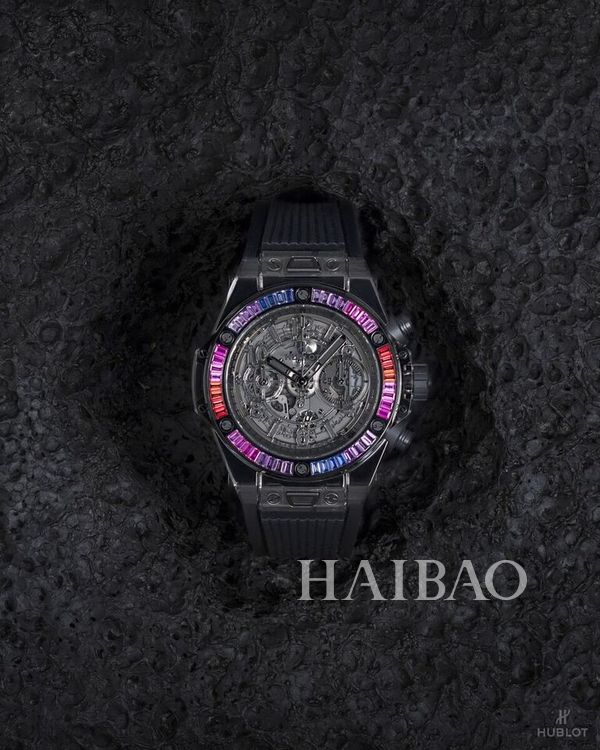 探索小巷隐藏宝藏,最新款华为手表的魅力未知