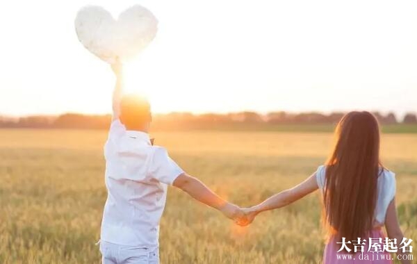 情侣网名最新精选,爱的日常故事分享