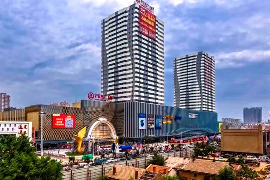 万达广场最新动态揭秘，巷弄深处的独特风情小店探秘之旅